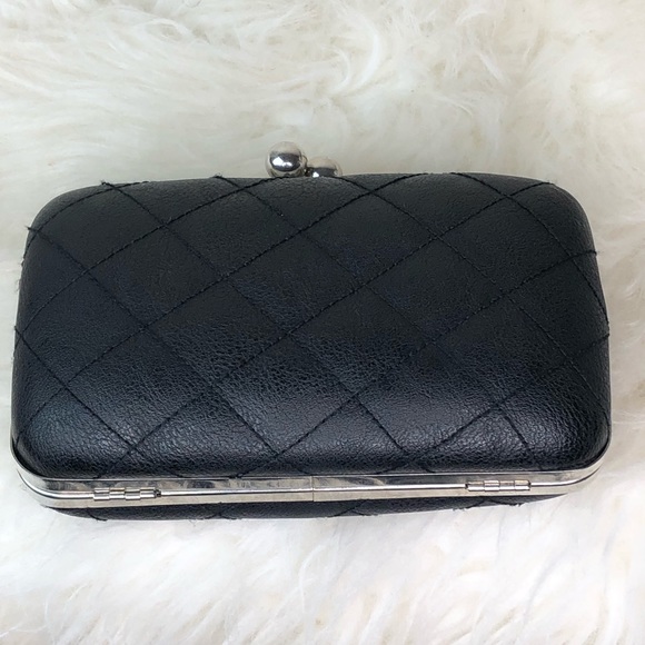 Cute Black Clutch! - Picture 2 of 3